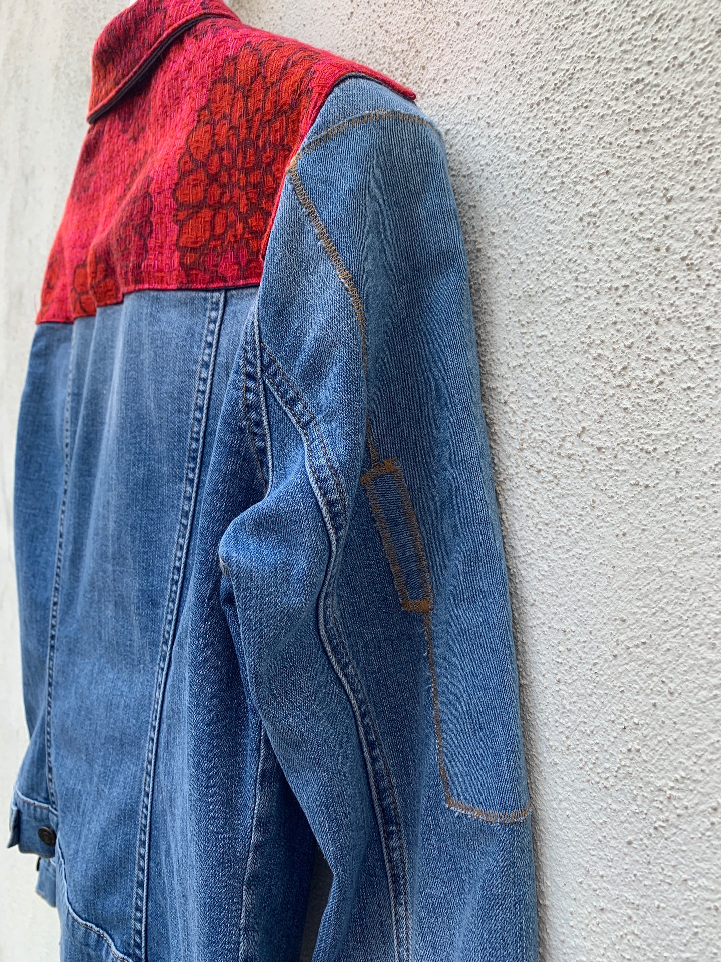 Upcycling Flower-Power Jeansjacke Blau M