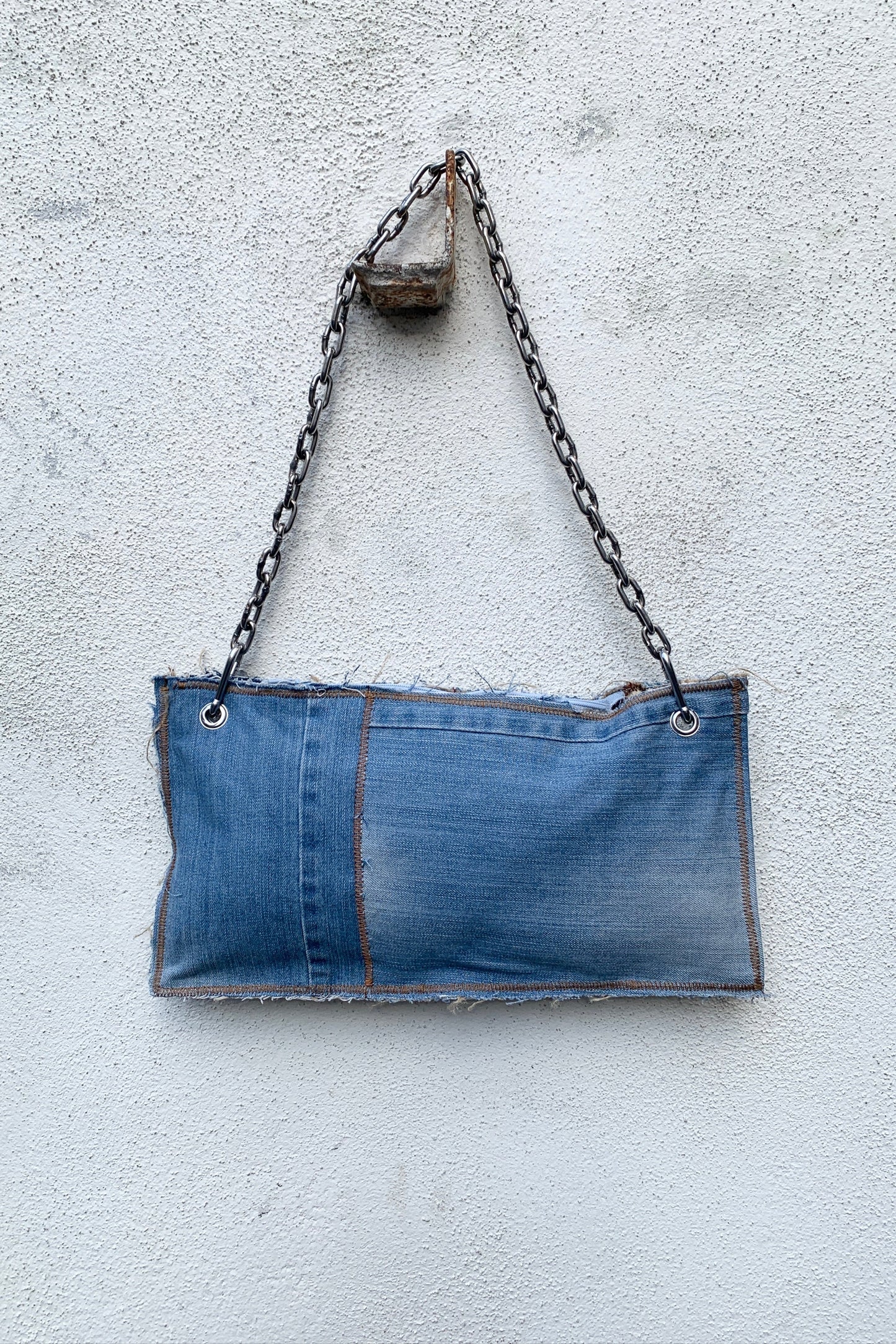 Upcycling Patchwork Jeans Clutch Hellblau